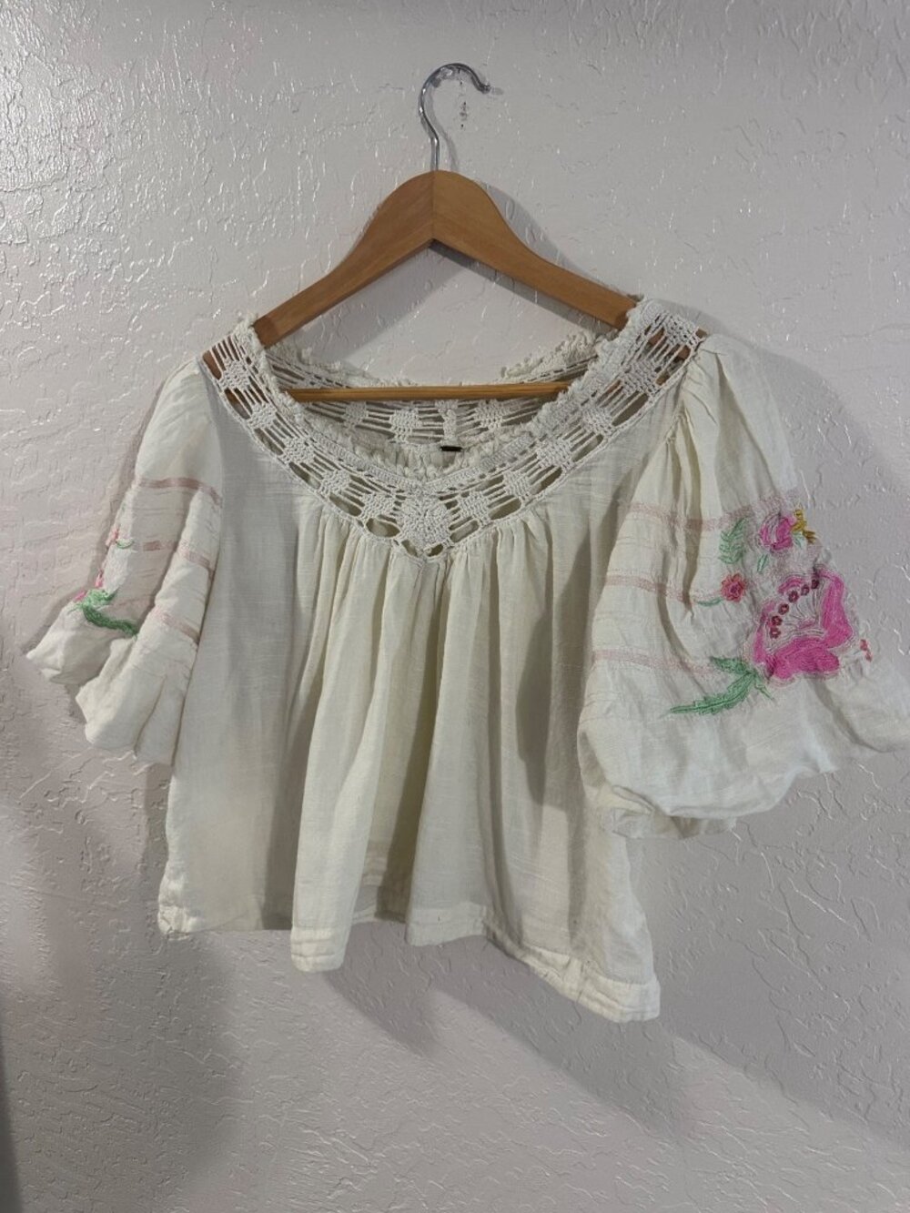 Free People Bohemia Gauzy Floral Embroidered Cottage Core Peasant Top - Picture 3 of 11